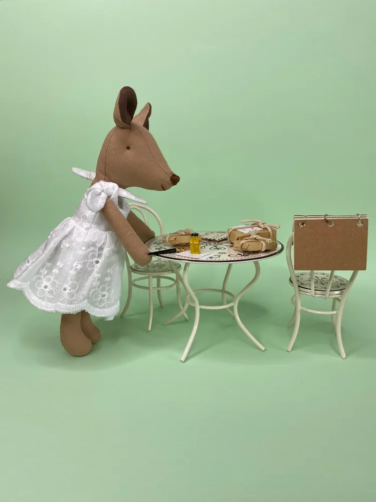 Mini Ratinha com Vestido em Bordado Inglês