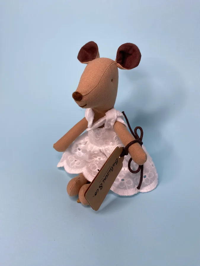 Mini Ratinha com Vestido em Bordado Inglês