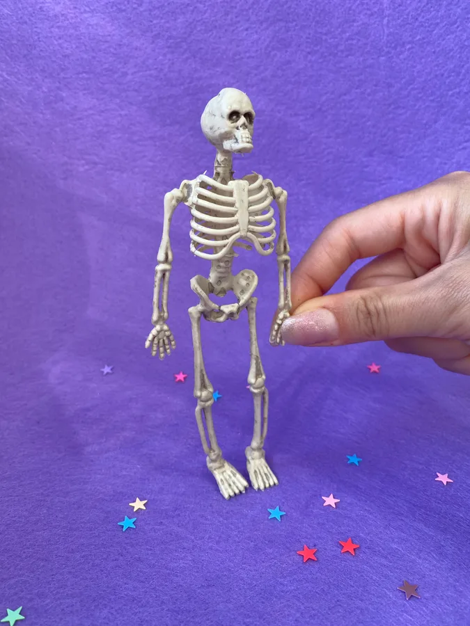 Decorative skeleton for doll's house