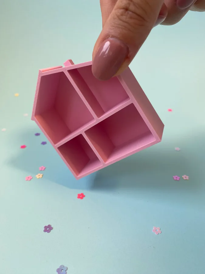 Miniature doll's house