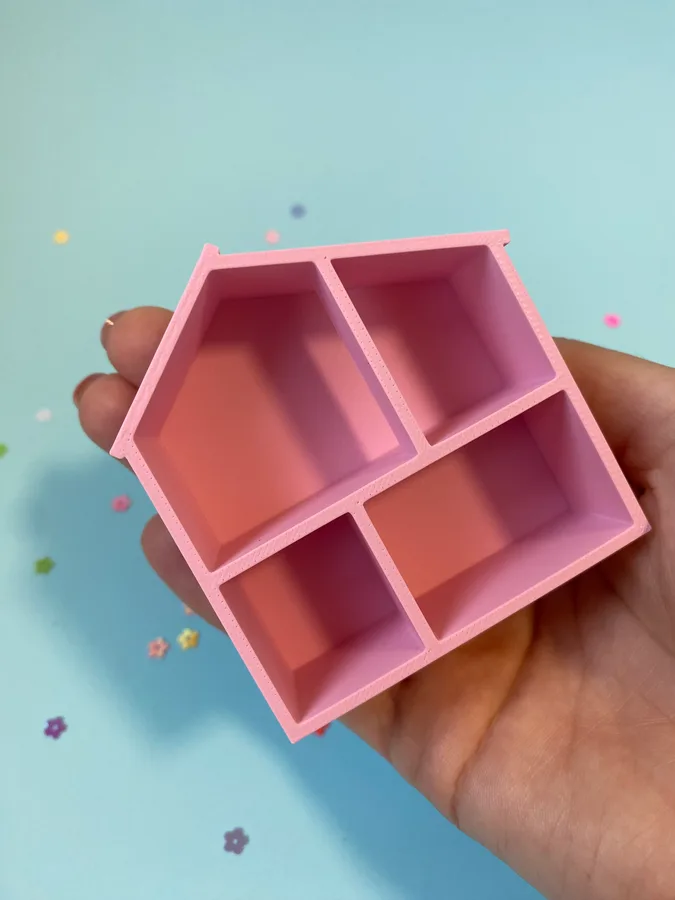 Miniature doll's house