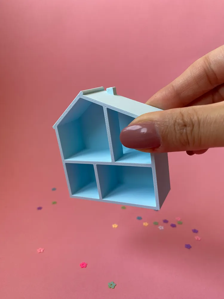 Miniature doll's house